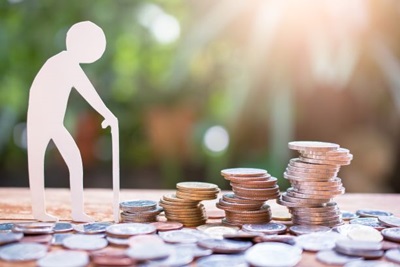 Las pensiones de cualquiera de los regímenes que integran el sistema de la Seguridad Social se abonan en 14 pagas, una por cada uno de los meses del año más dos pagas extraordinarias .